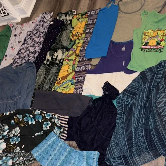 WOMENS MEGA BUNDLE Colorful Clothing Lot - Picture 2 of 8